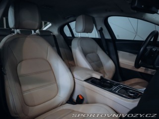 Jaguar XE 2.0D Performance, Automat 2015
