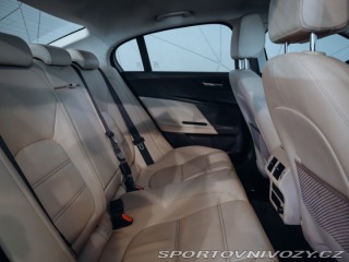 Jaguar XE 2.0D Performance, Automat 2015