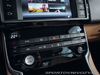 Jaguar XE 2.0D Performance, Automat 2015