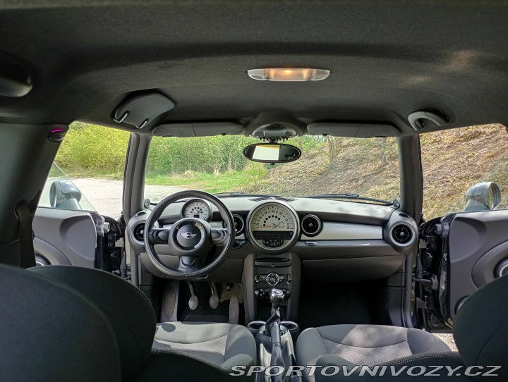 Mini One 1.6i /72 kW/. 2013