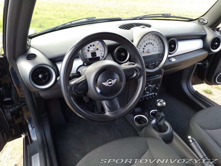 Mini One 1.6i /72 kW/. 2013