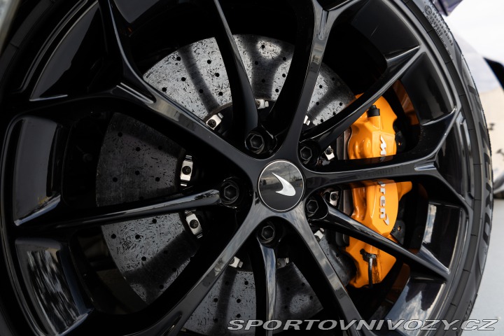 McLaren Artura 2023