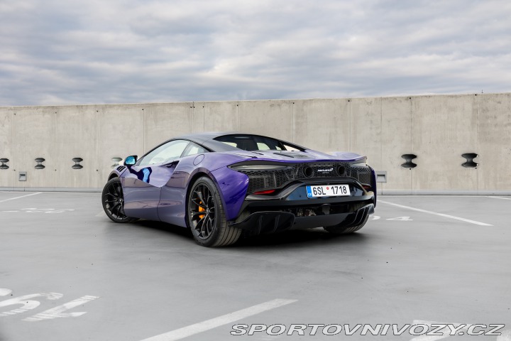 McLaren Artura 2023