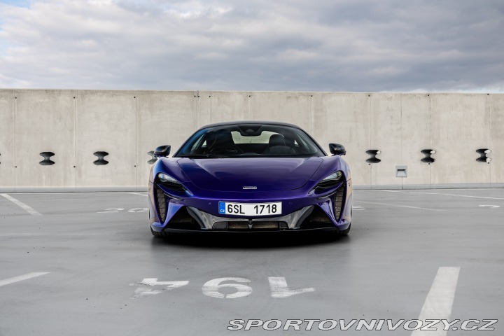 McLaren Artura 2023