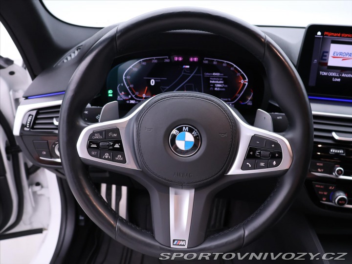 BMW 5 3,0 530d xDrive M-paket Z 2022