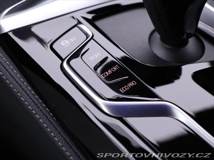 BMW 5 3,0 530d xDrive M-paket K 2022