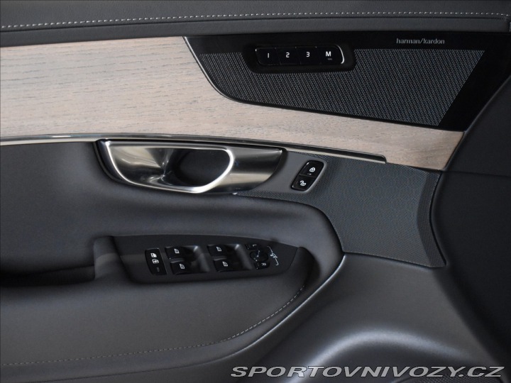 Volvo Ostatní modely XC90 2,0 T8 AWD Ultra Bright 2025
