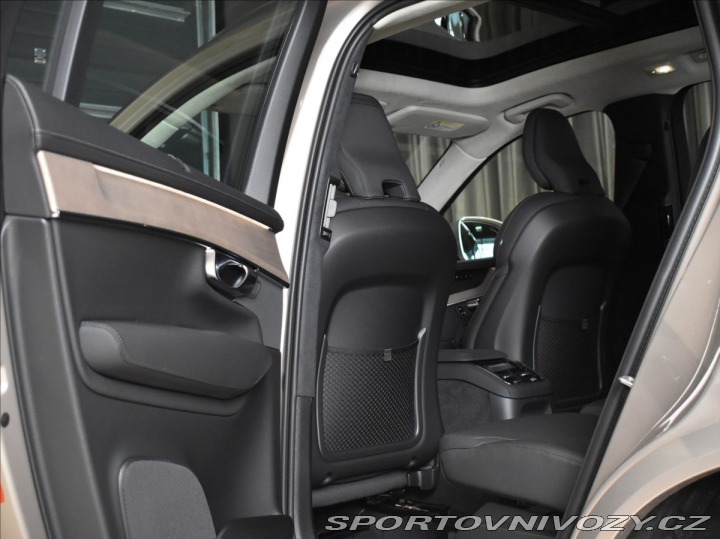 Volvo Ostatní modely XC90 2,0 T8 AWD Ultra Bright 2025