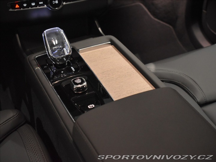 Volvo Ostatní modely XC90 2,0 T8 AWD Ultra Bright 2025