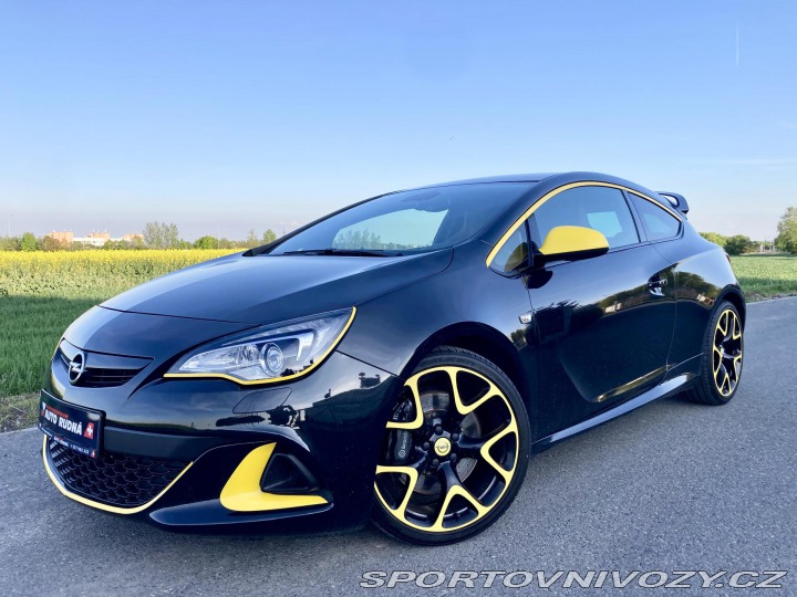 Opel Astra OPC 2,0 Turbo 206kW 2012