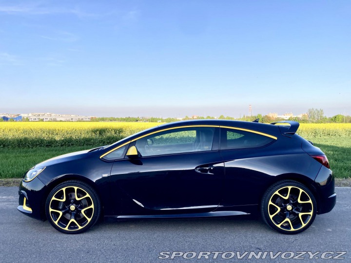 Opel Astra OPC 2,0 Turbo 206kW 2012