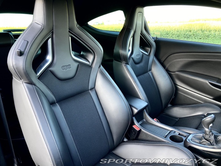 Opel Astra OPC 2,0 Turbo 206kW 2012