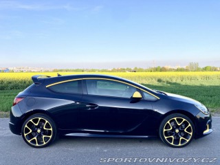 Opel Astra OPC 2,0 Turbo 206kW 2012