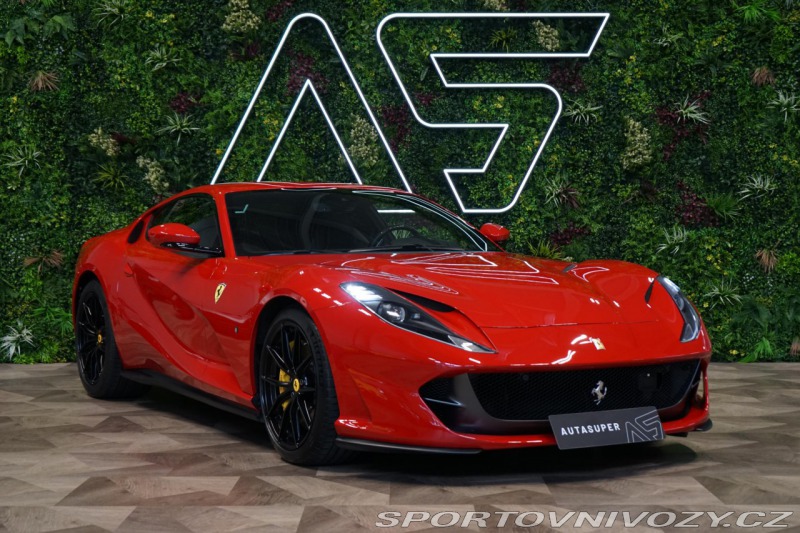 Ferrari 812 Superfast Pas-Display Lif