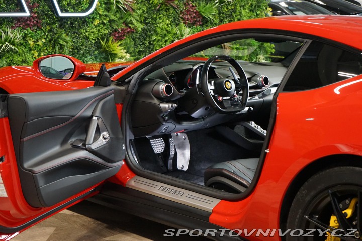 Ferrari 812 Superfast Pas-Display Lif 2019