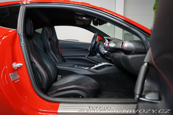 Ferrari 812 Superfast Pas-Display Lif 2019