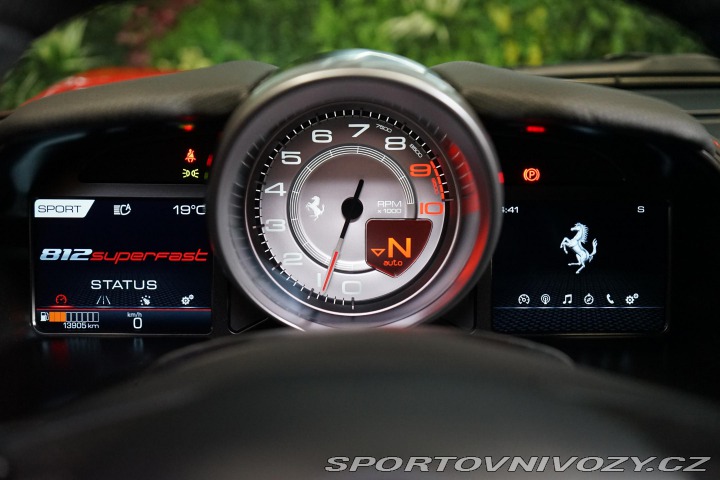 Ferrari 812 Superfast Pas-Display Lif 2019