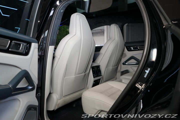Porsche Cayenne Turbo Coupé Burmester Zár 2019