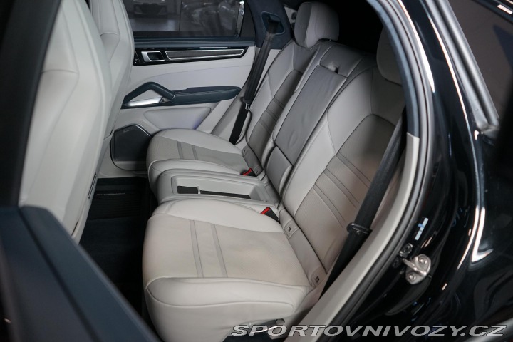 Porsche Cayenne Turbo Coupé Burmester Zár 2019