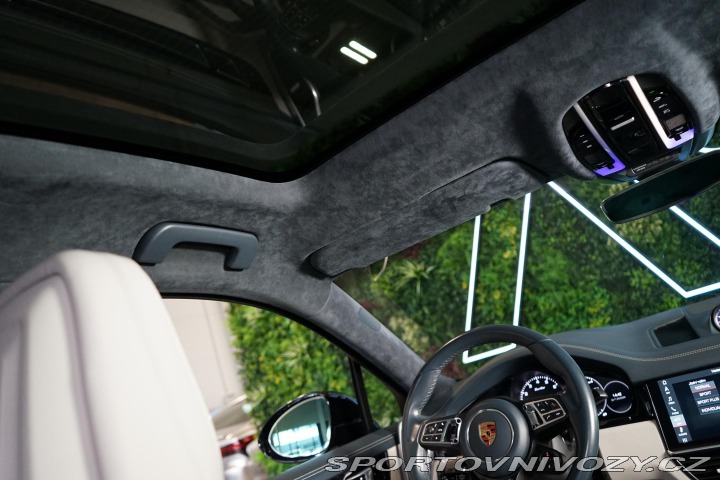 Porsche Cayenne Turbo Coupé Burmester Zár 2019