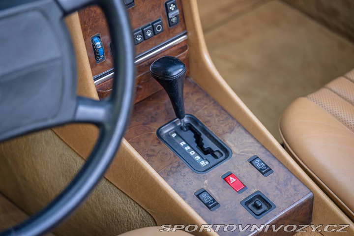 Mercedes-Benz SL 560 SL R107 1986