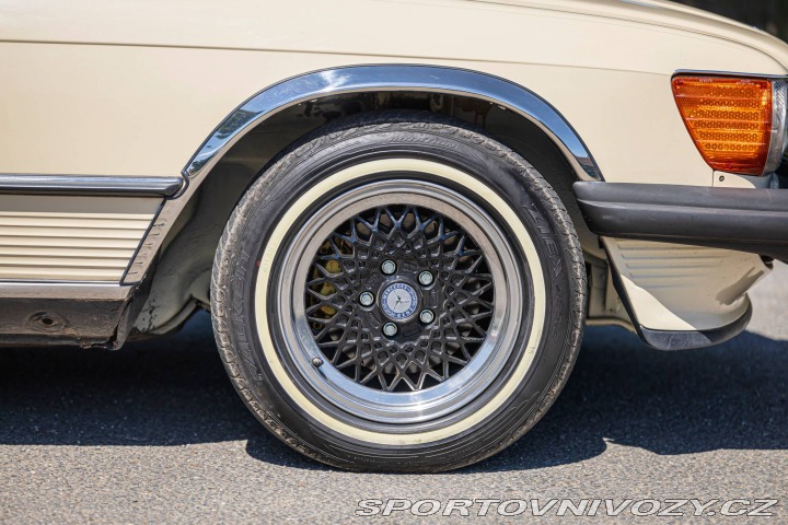 Mercedes-Benz SL 560 SL R107 1986