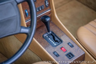 Mercedes-Benz SL 560 SL R107 1986
