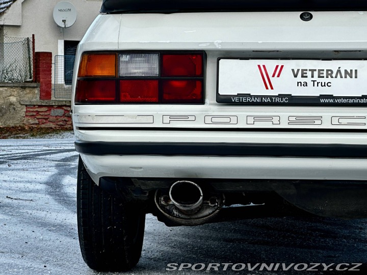 Porsche 924 924S 1986