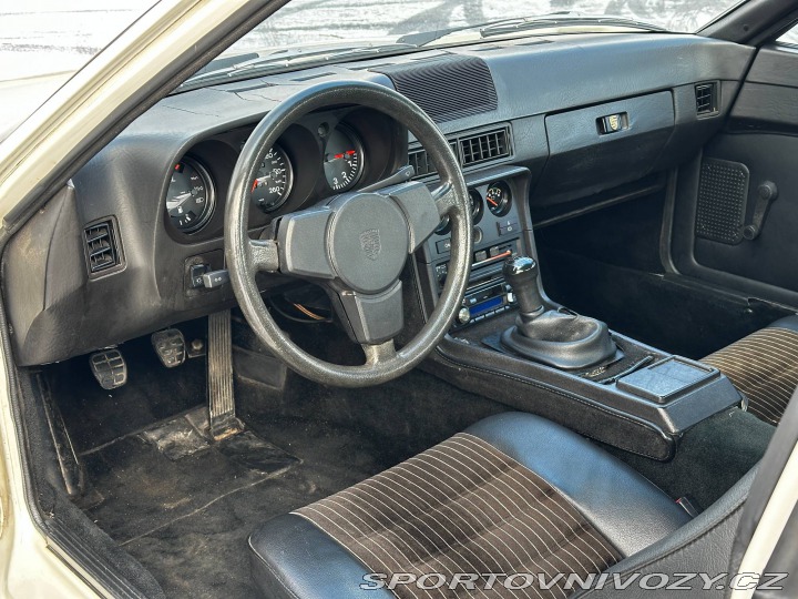Porsche 924 924S 1986