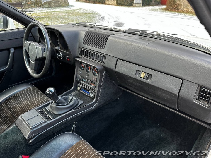 Porsche 924 924S 1986