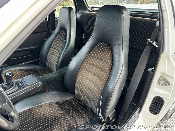 Porsche 924 924S 1986