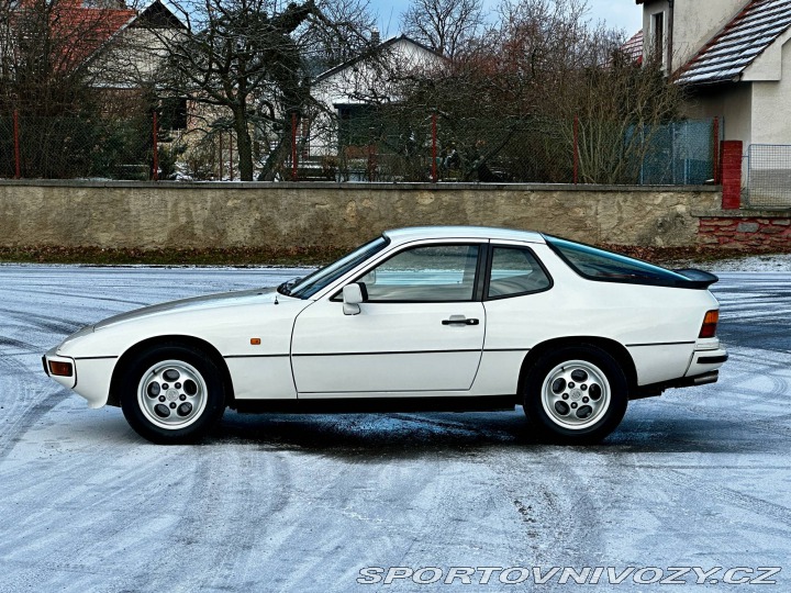 Porsche 924 924S 1986