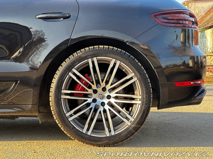 Porsche Macan Turbo 2016