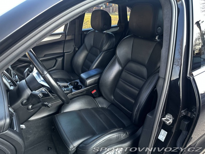 Porsche Macan Turbo 2016