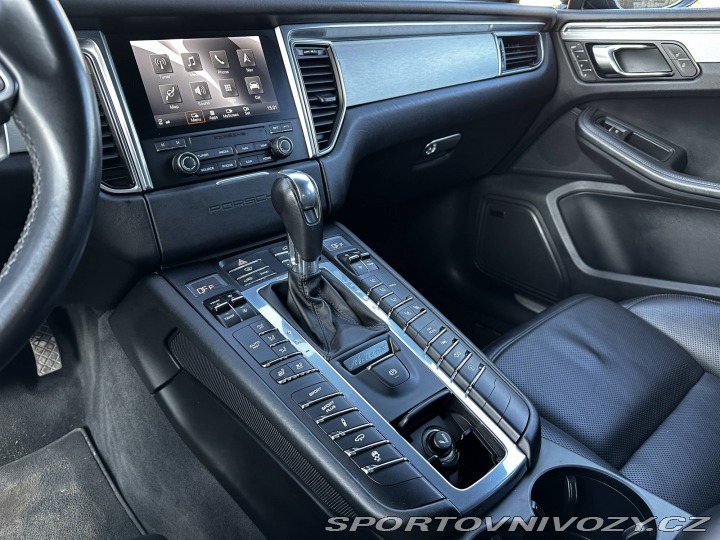 Porsche Macan Turbo 2016