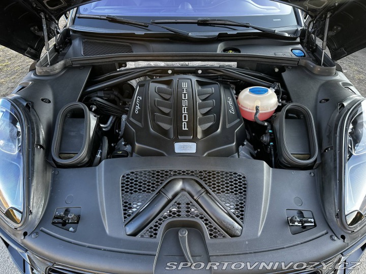 Porsche Macan Turbo 2016