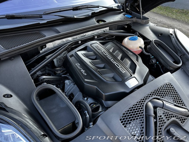 Porsche Macan Turbo 2016