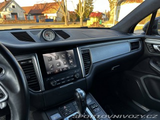 Porsche Macan Turbo 2016