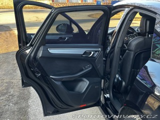 Porsche Macan Turbo 2016