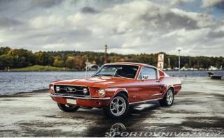 Ford Mustang Fastback 5.0 V8