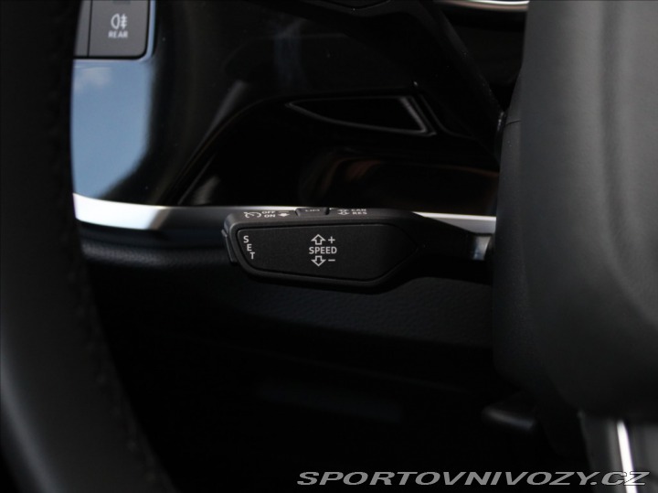 Audi Ostatní modely Q3 1,5 35TFSi S-Line MMI Bez 2025
