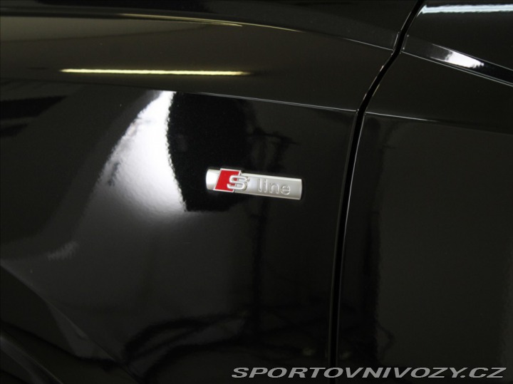 Audi Ostatní modely Q3 1,5 35TFSi S-Line MMI Bez 2025
