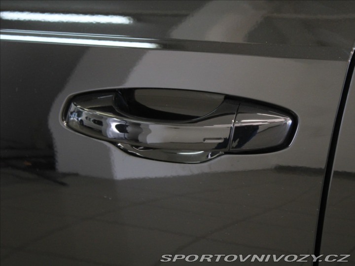 Audi Ostatní modely Q3 1,5 35TFSi S-Line MMI Bez 2025