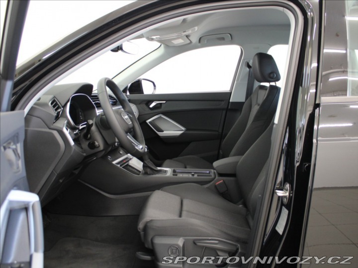 Audi Ostatní modely Q3 1,5 35TFSi S-Line MMI Bez 2025