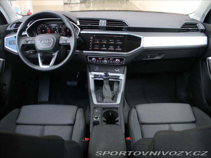 Audi Ostatní modely Q3 1,5 35TFSi S-Line MMI Bez 2025