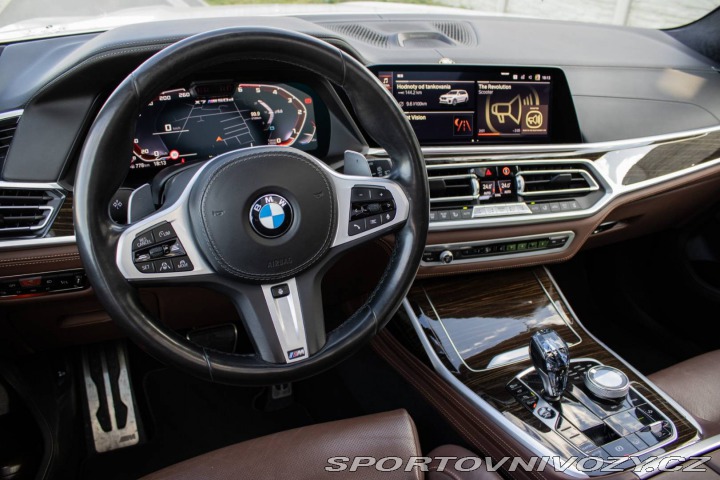 BMW X7 M50d - B&W, 360, Pan 2020