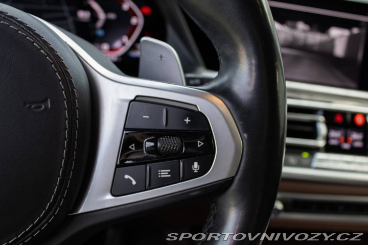 BMW X7 M50d - B&W, 360, Pan 2020