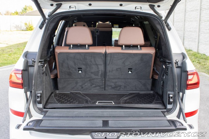 BMW X7 M50d - B&W, 360, Pan 2020