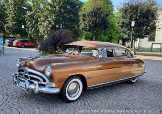   Hudson Hornet V8