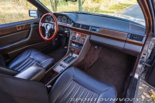Mercedes-Benz C W124 300 CE 1989
